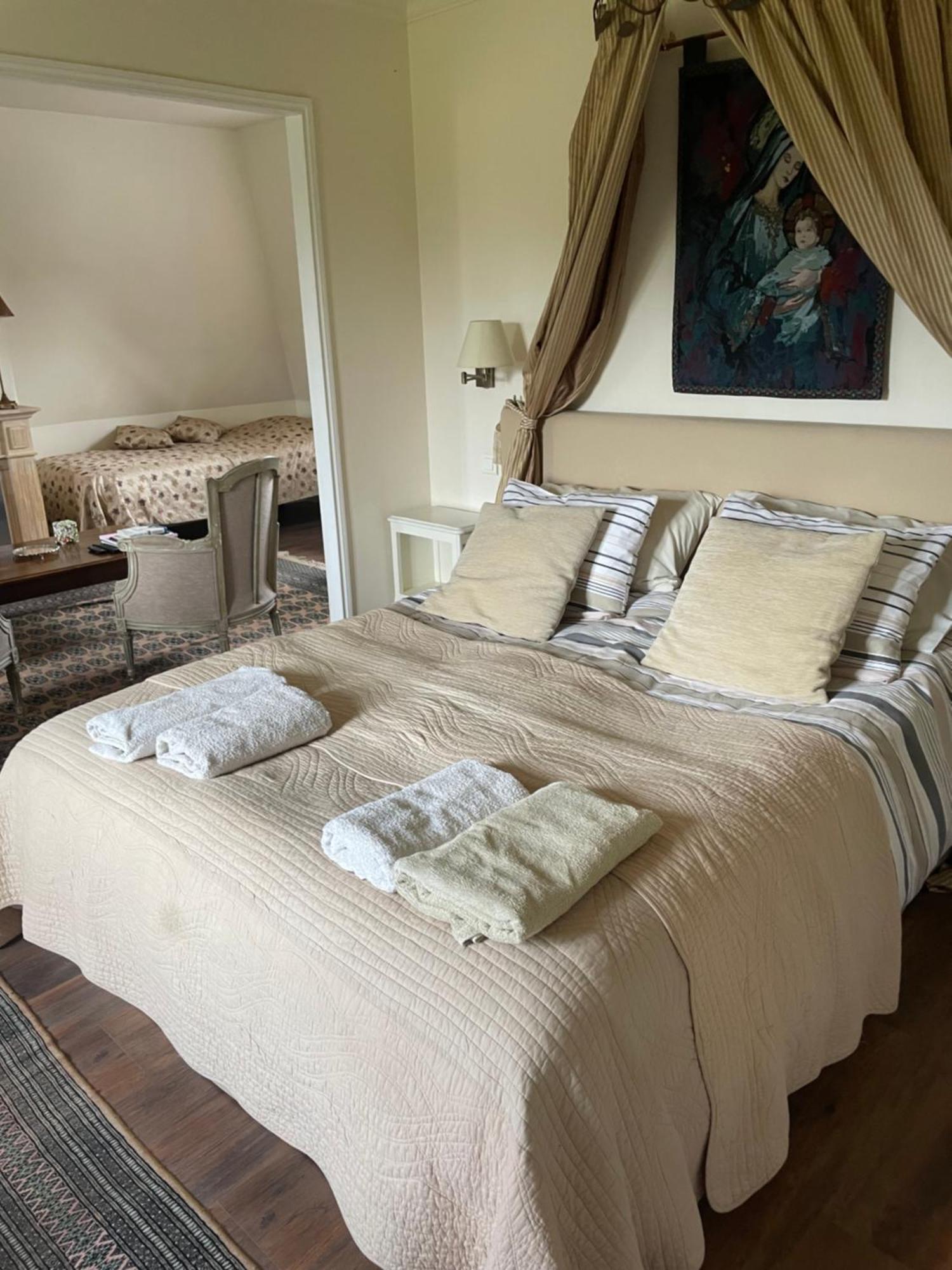 Bed and Breakfast L'Oisette Epiniac Esterno foto